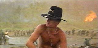 Colonel Kilgore alias Robert Duvall beim Angriff des Dorfes